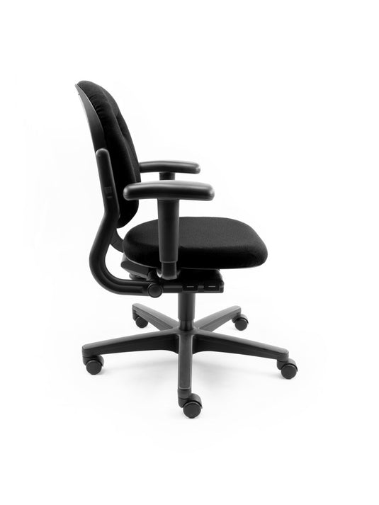 Ahrend 220 ergonomische bureaustoel, nieuwe stof zwart. - Re - Use24Bureaustoelen